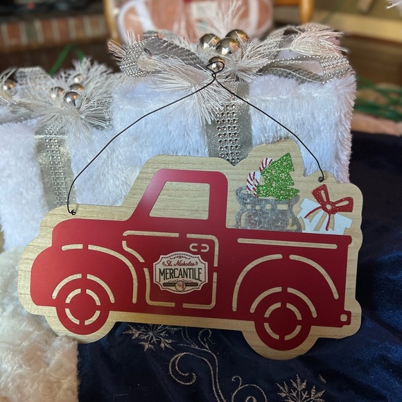❤️ Red Truck Saint Nicholas
Mercantile Wooden Wall Decor - Picture 3 of 5